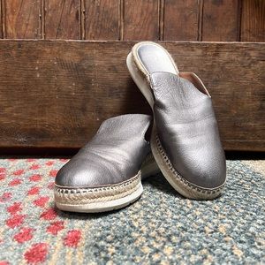 COPY - Calvin Klein Silver Slides Size 8